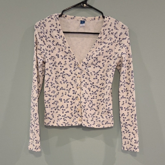 Old Navy White and Blue Button Front Rib-Knit Fitted Long Sleeve To Size Small - Picture 3 of 8